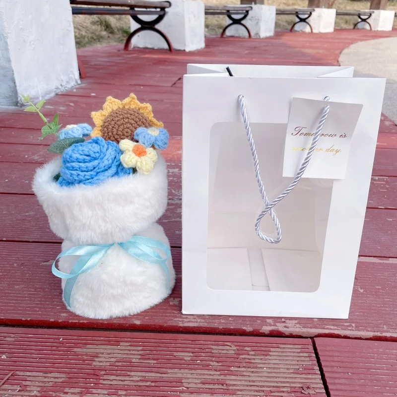 (24 Cm) Buquê De Rosas Artificiais De Crochê Com Bolsa - Presente Criativo Para Formatura