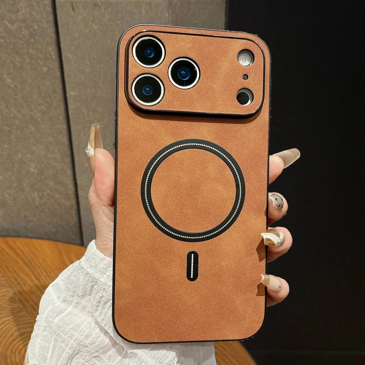 Capa De Couro Magnética Para Iphone 12 Pro (marrom Claro) Com Carregamento Sem Fio E Estrutura Resistente A Impactos E Quedas.