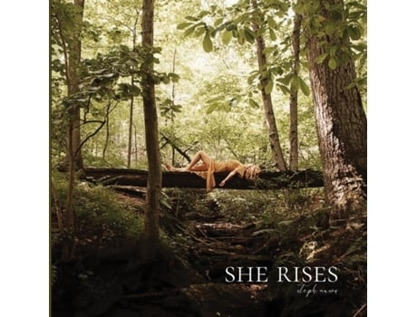Livro She Rises De Stephanie Nasou (inglês)