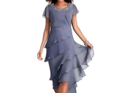 Vestido feminino elegante de manga curta com gola redonda, pérolas e saia midi em camadas, modelo 2026, ideal para festas e casamentos.