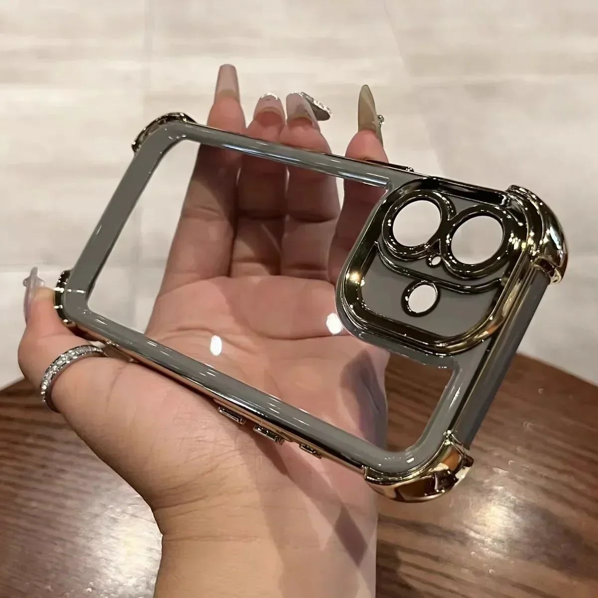 Capa Para Celular (iphone 16 Pro Max Cinza) À Prova De Choque Com Cobertura Total, Transparente Com Revestimento Eletroplástico.