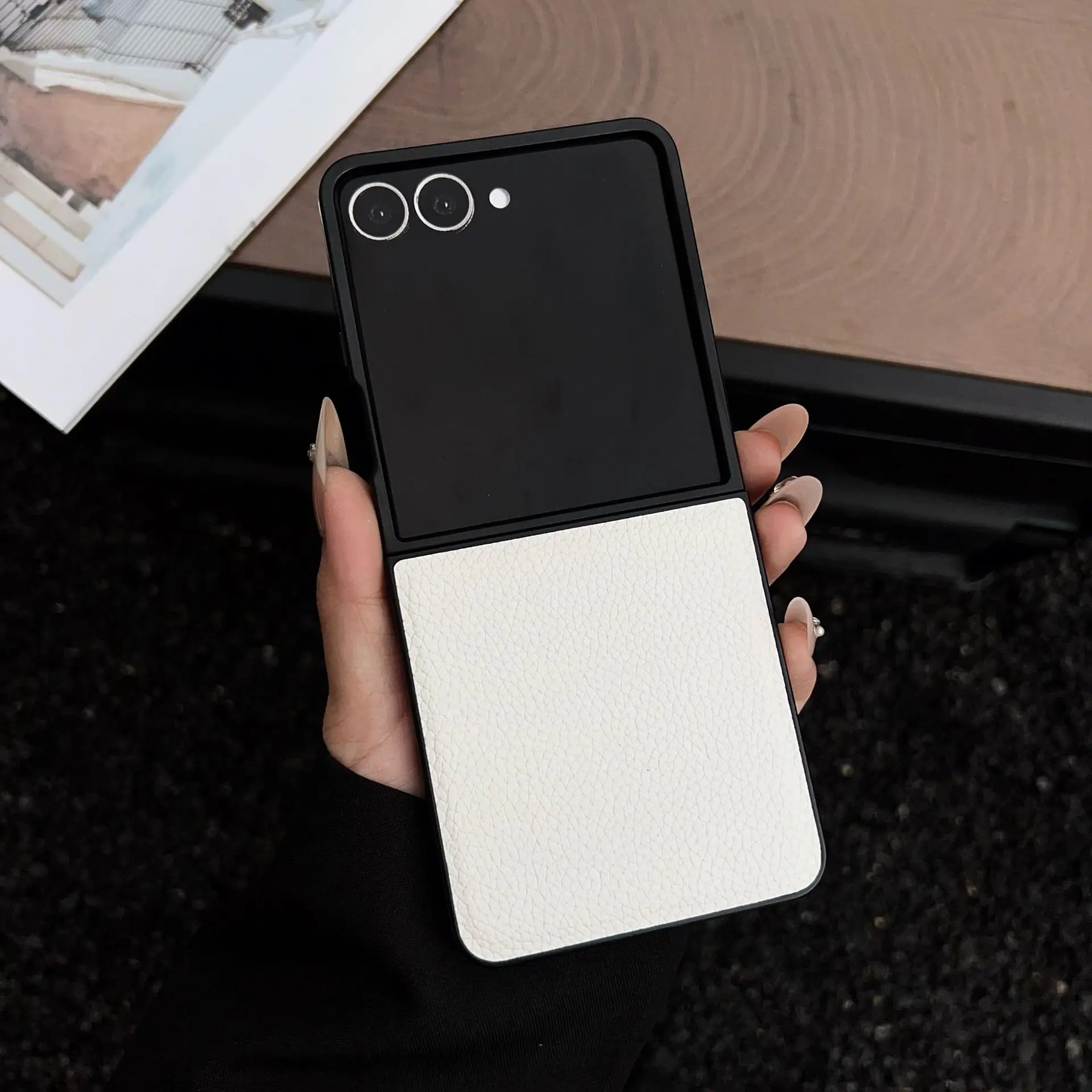 (branco, Galaxy Z Flip7) Capa Minimalista Para Celular Com Textura De Couro Granulado E Protetor De Tela Dobrável.