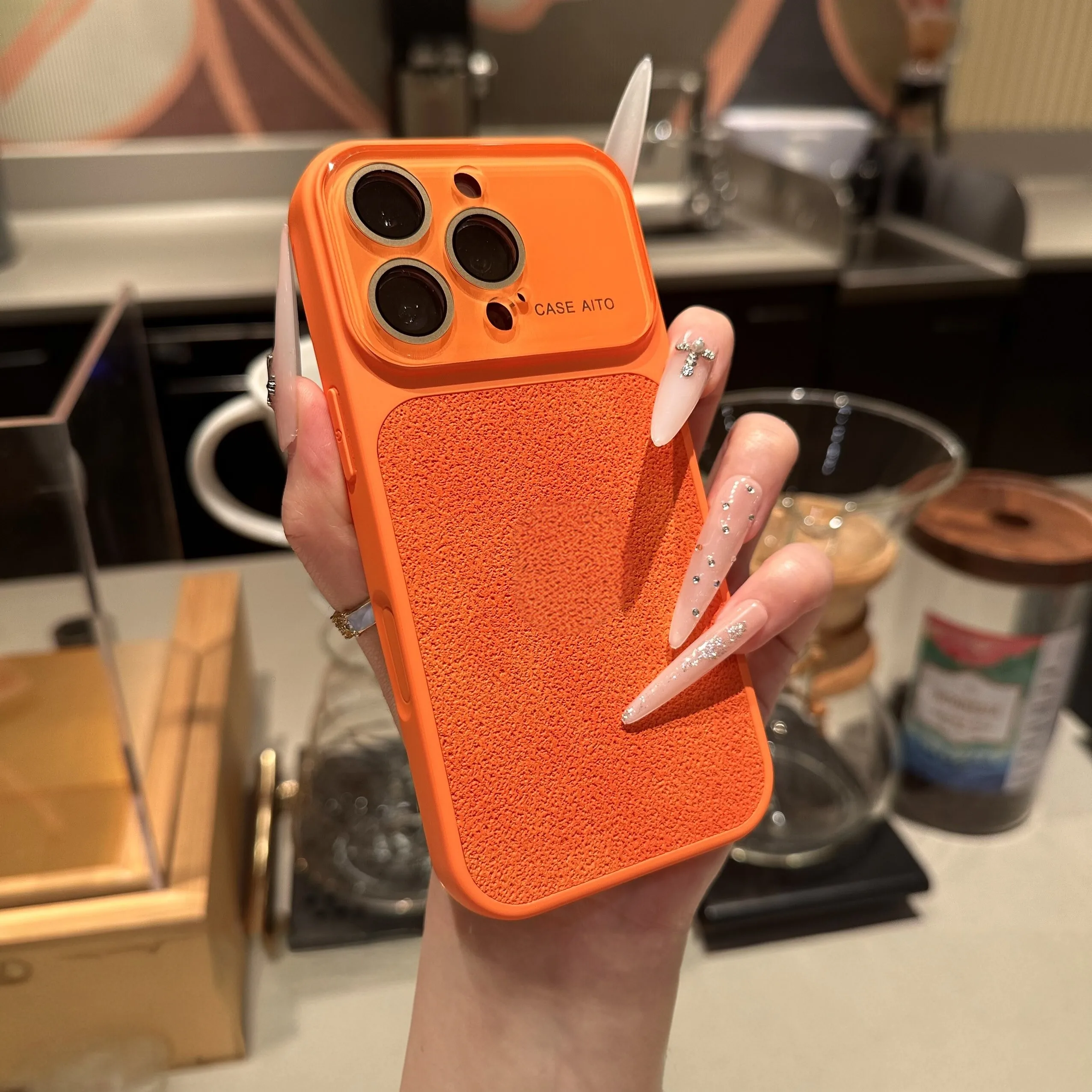 Capa Para Celular (iphone 16 Pro Max Verde) Em Couro Pu Com Textura De Lichia E Janela Grande.