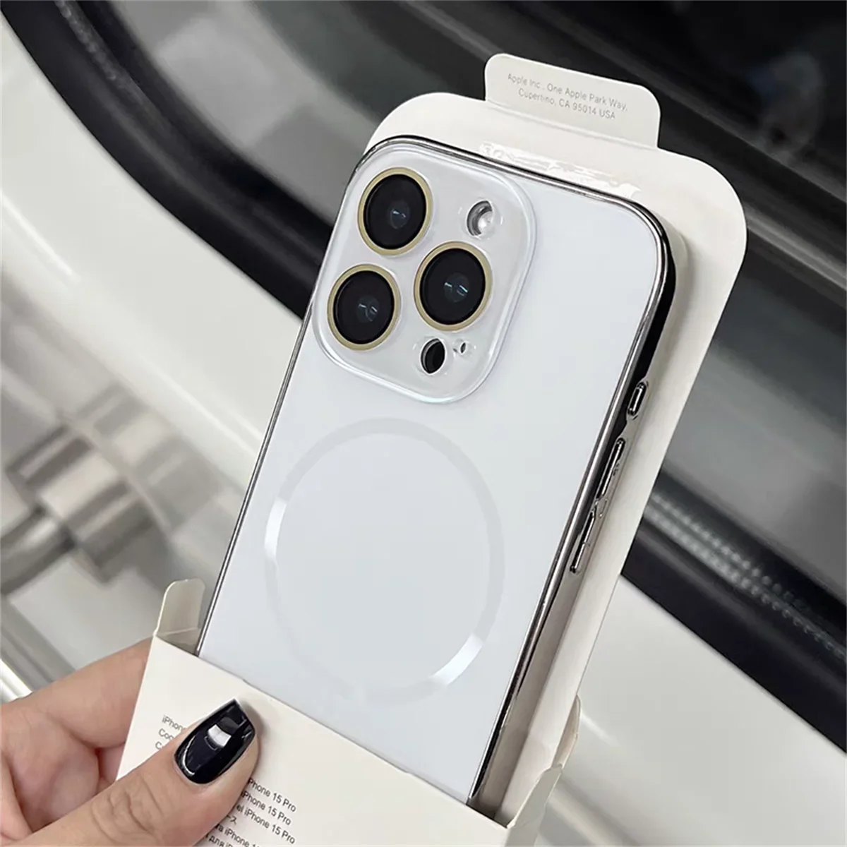Capa Para Iphone 14 Pro Max Branca Com Lente De Cristal Fosco E Carregamento Sem Fio Magnético.