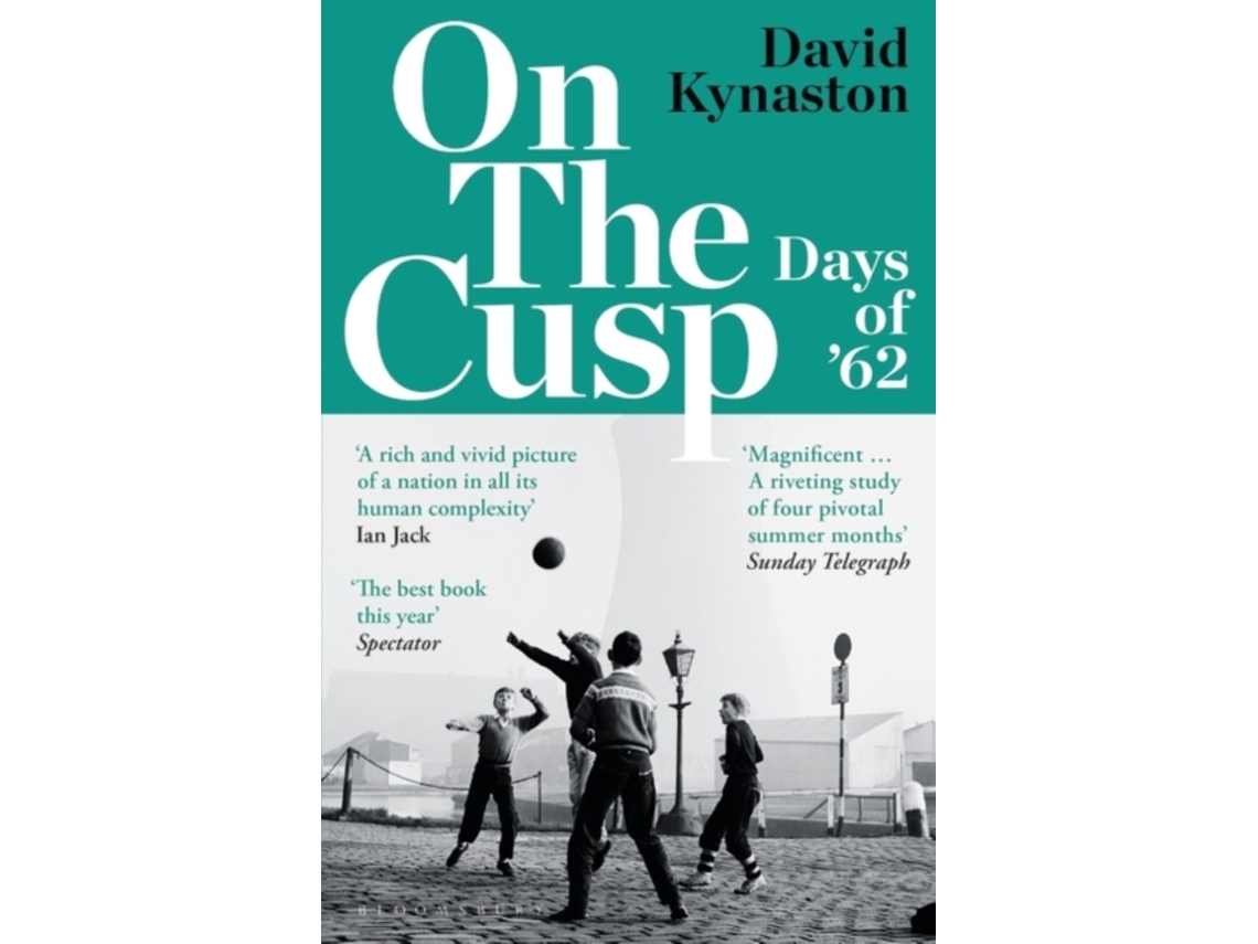 Livro On The Cusp De David Kynaston (inglês)