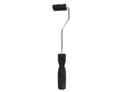 Rolo de cerdas para laminação manual de PRFV (Plástico Reforçado com Fibra de Vidro), com bom efeito na remoção de grumos e lavagem com acetona.