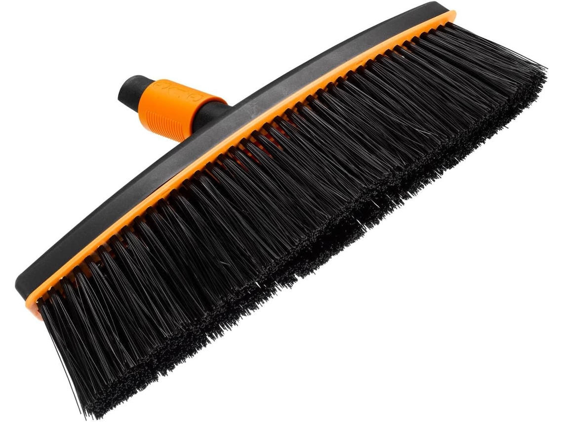Vassoura de Exterior Fiskars, Cabeça Encaixe Quikfit, 38 Cm, Cerdas Polipropileno