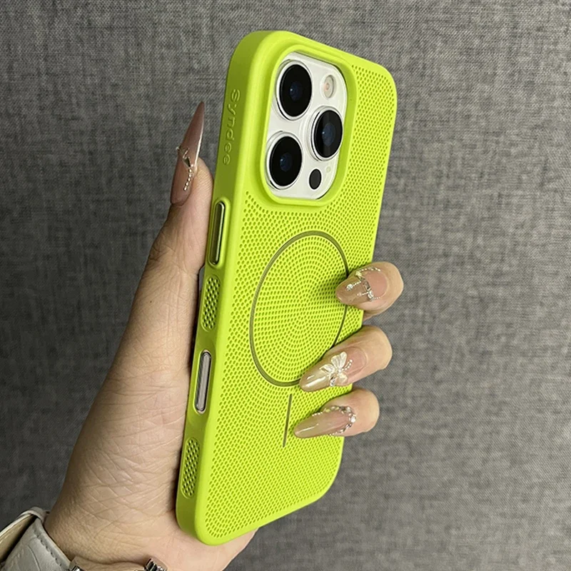 Capa Para Celular (iphone 14 Verde) Com Dissipação De Calor Em Malha, Feita De Material De Policarbonato Rígido E Ultrafino.