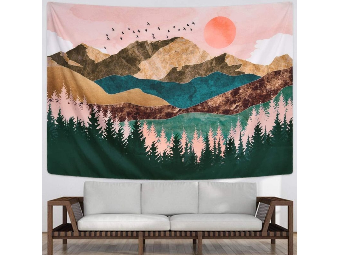 Tapeçaria HD com paisagem natural de montanha e floresta ao pôr do sol, ideal para decoração de interiores e exteriores.
