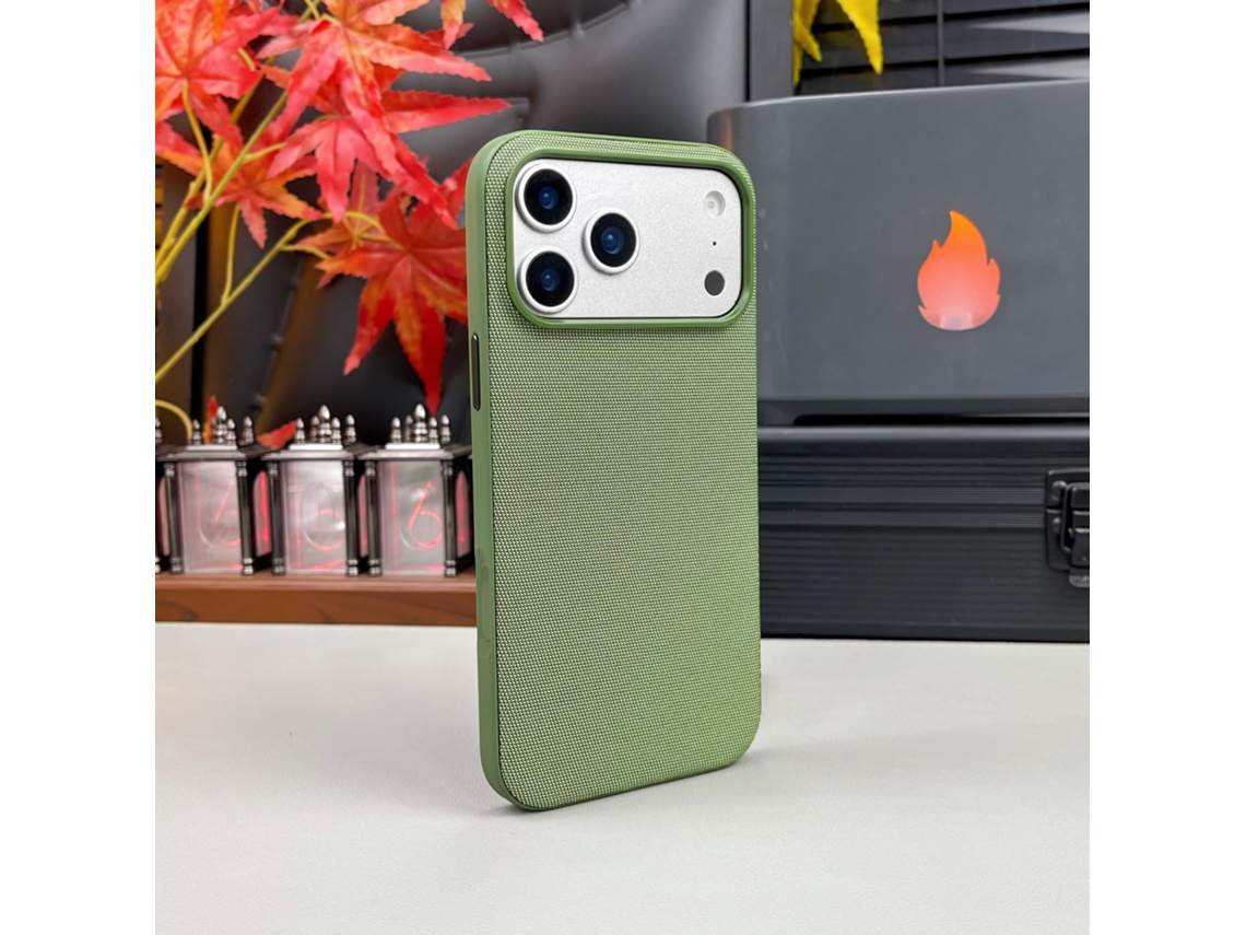 Capa Verde Com Textura De Tecido Para Iphone 17 Pro, Resistente A Quedas E A Marcas De Dedos.