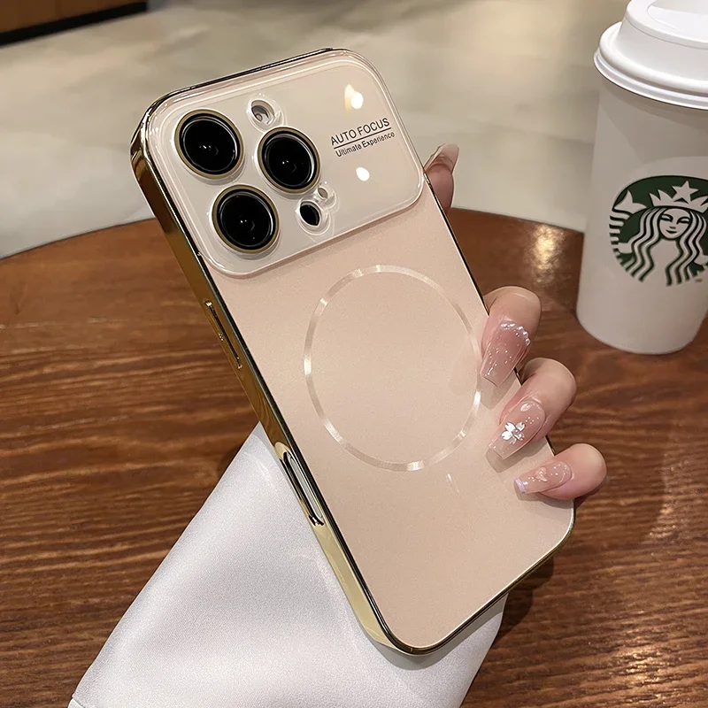 Capa Magnética Para Celular (iphone 17 Pro Max Dourado), Proteção Para Lente, Capa Rígida Fosca Em Policarbonato.