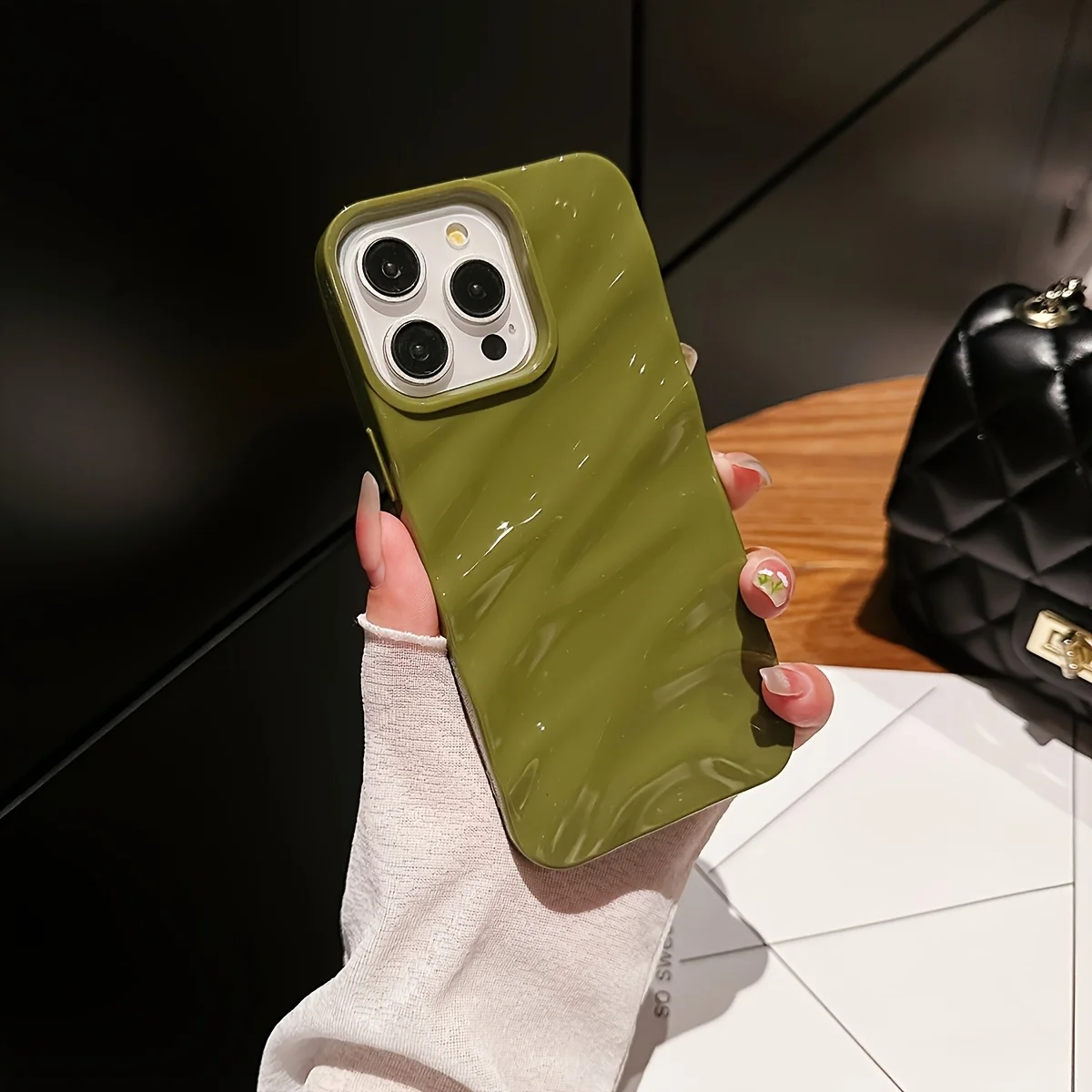 Capa Para Iphone 15 Plus Verde Em Tpu Com Textura Ondulada De Seda 6d, Capa Protetora Macia E Resistente A Impactos