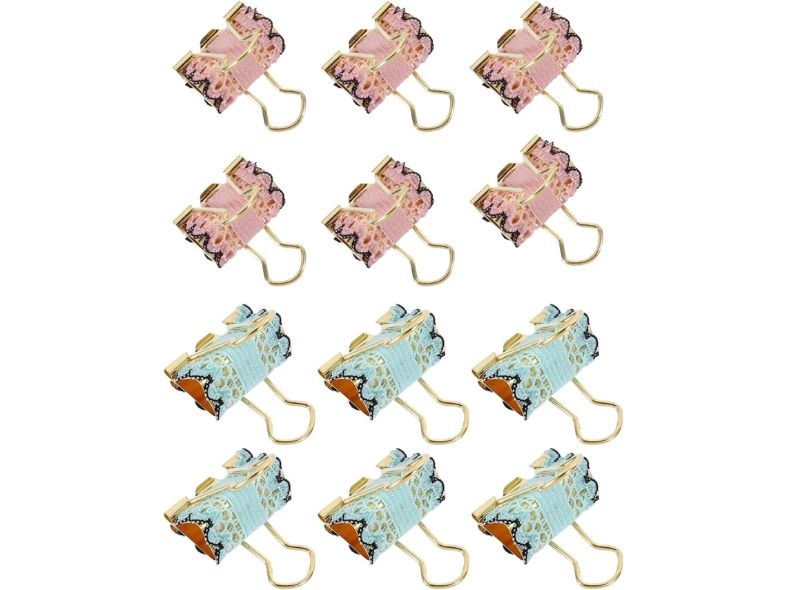 Conjunto de 12 pinos de metal com decoração e brinde para prender materiais escolares e carteiras.