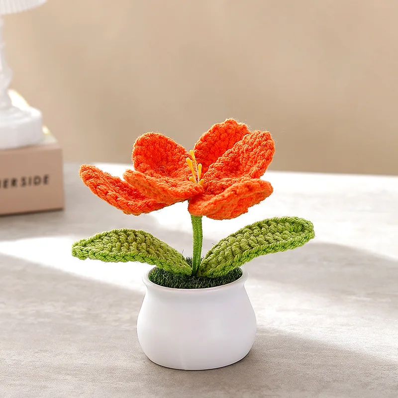 (laranja) Flores De Tulipa De Crochê, Combinadas Com Adoráveis Plantas Artificiais De Crochê Em Vasos.