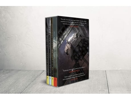 Livro The Murderbot Diaries de Martha Wells (Inglês - Capa Dura)