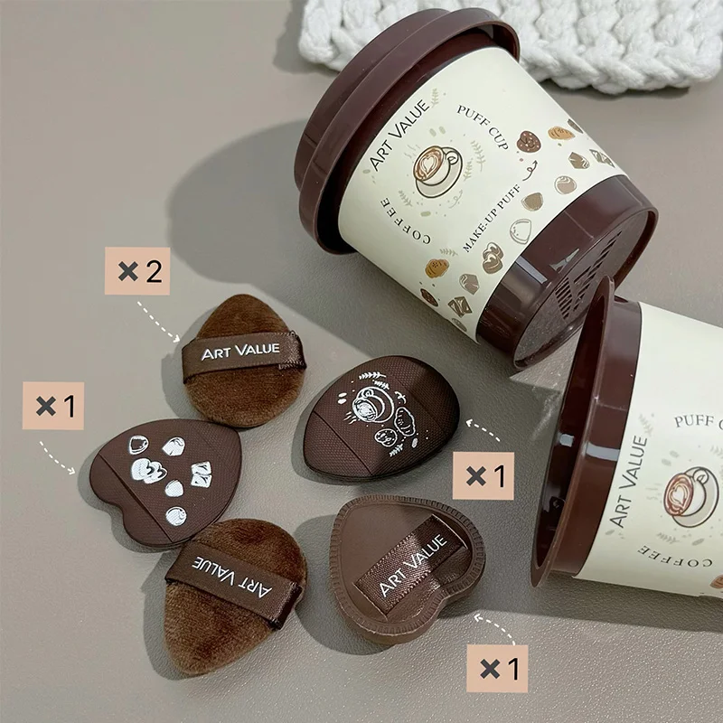 Cinco Esponjas De Pó Em Formato De Xícara De Café, Com Superfície Aveludada E Macia.