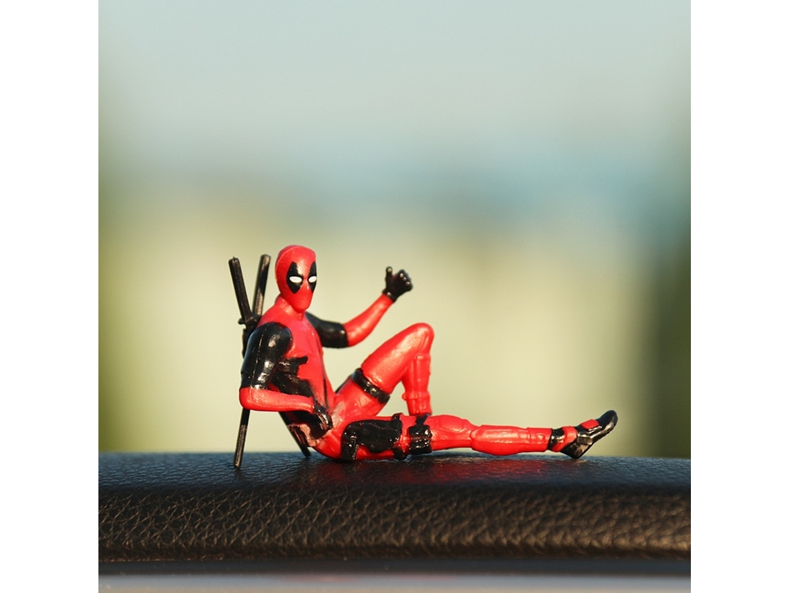 Figura GAATPOT Marvel Avengers Car Interior Decoration Anime Action Deadpool Center Console Rearview Mirror Decoration Model Doll Toys