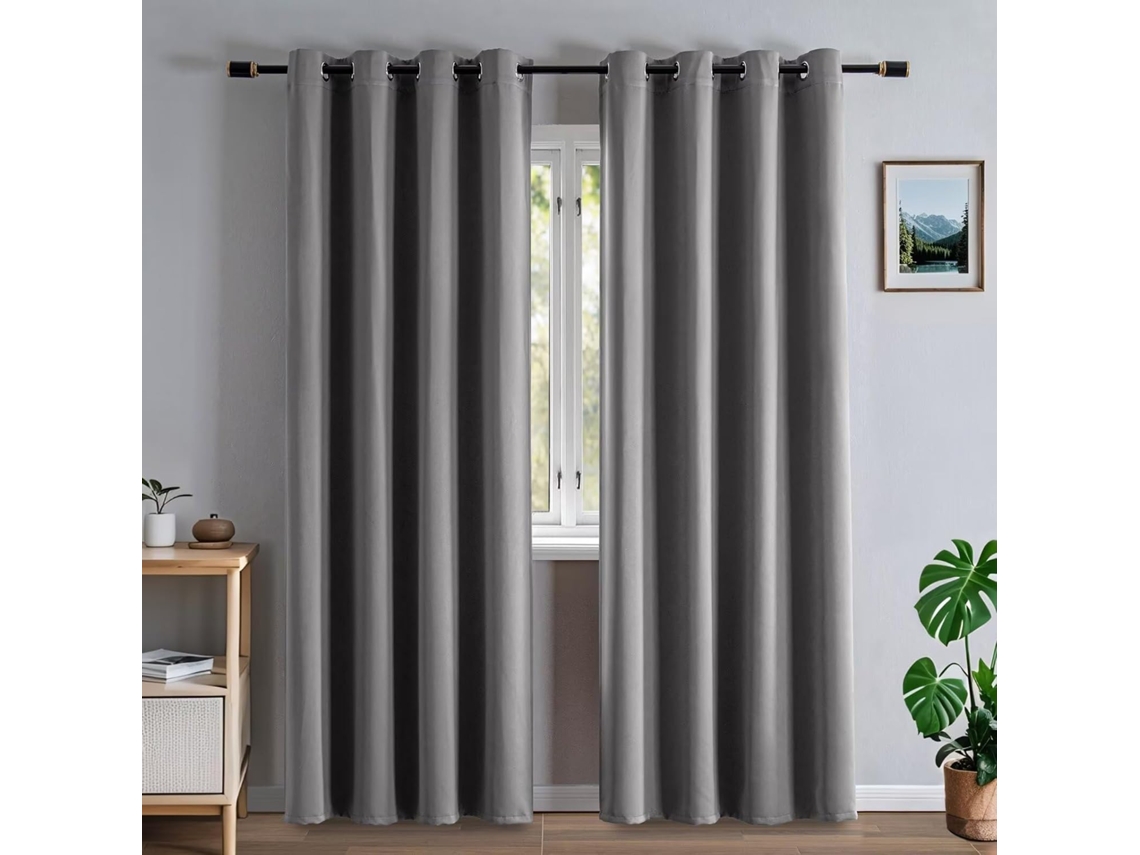 Cortina De Cor Sólida Com Ilhoses De Metal Bloqueia A Luz E O Ar Frio. Largura De 107 Cm X Altura De 160 Cm Vendida Como Painel Único.