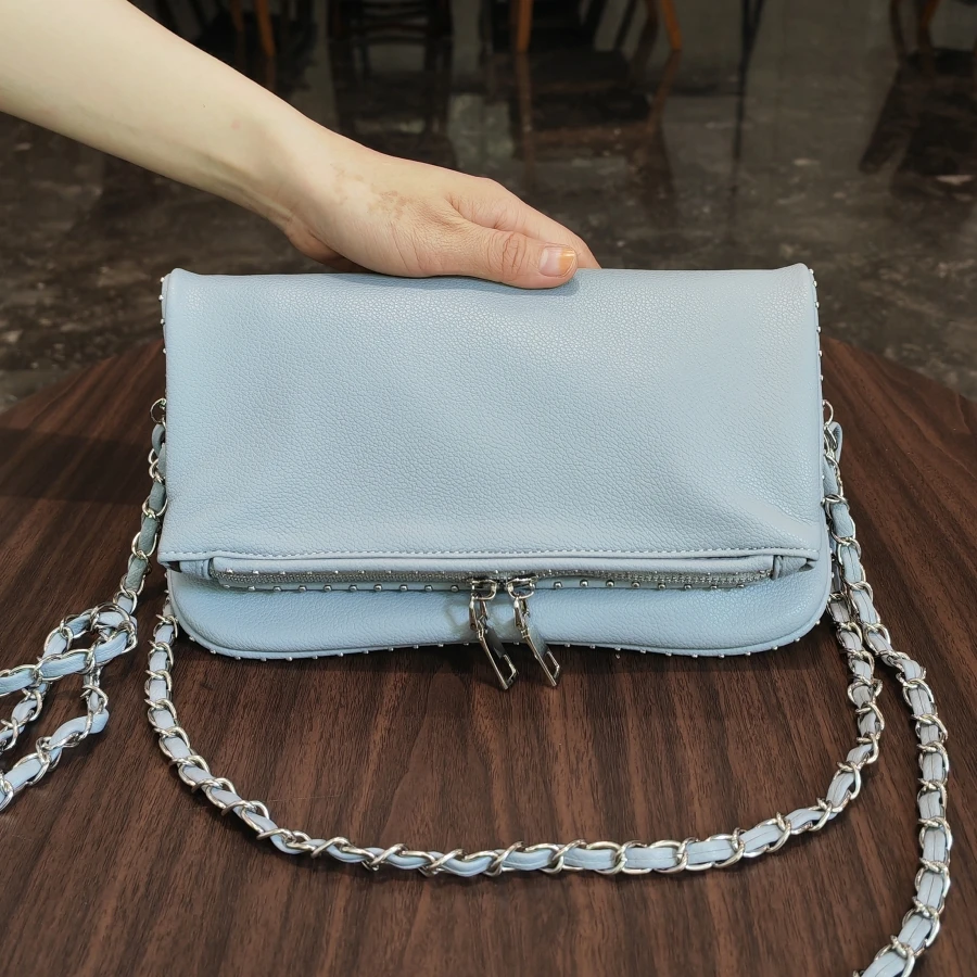 Bolsa Transversal Feminina Com Corrente, Em Couro Pu Cinza.
