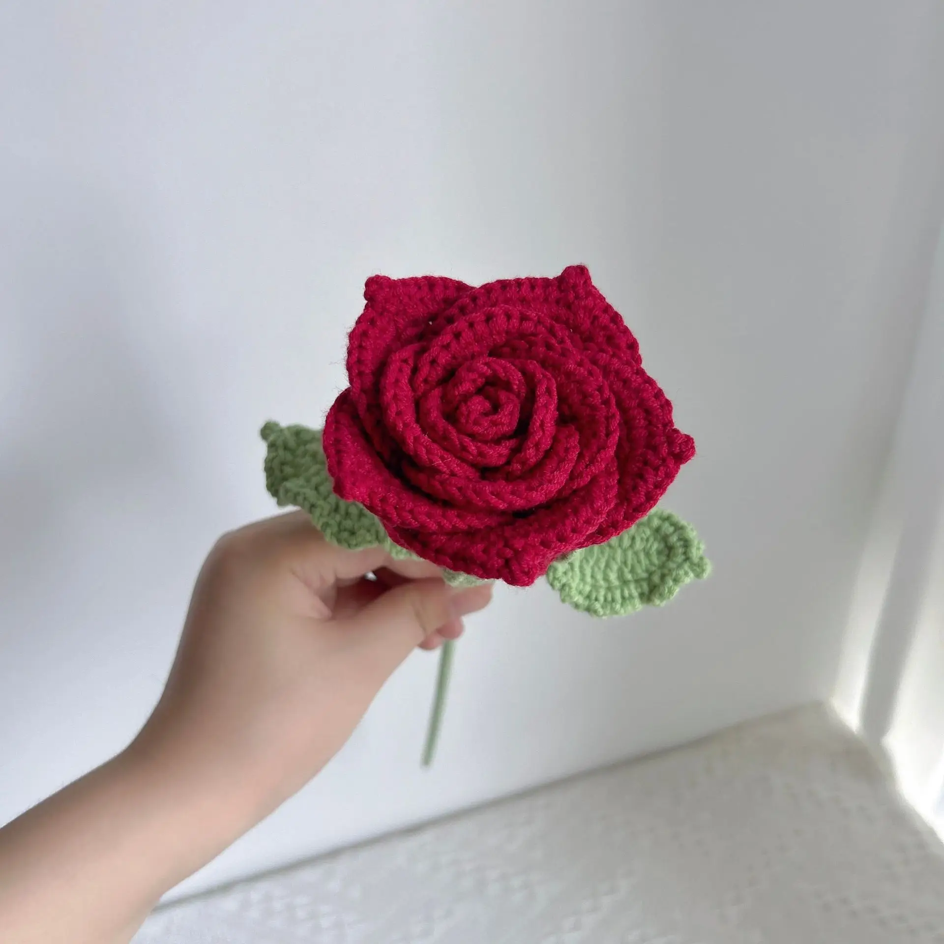 Lindos Buquês De Rosas De Crochê, Rosas Artificiais Feitas À Mão Para Decoração De Casa.