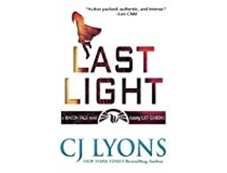 Livro Last Light Beacon Falls Mysteries featuring Lucy Guardino Lucy Guardino Thrillers de Cj Lyons (Inglês)