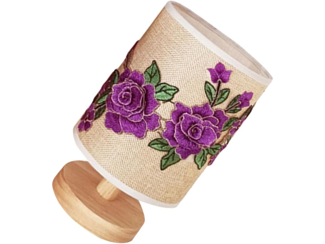 Luminária de mesa portátil USB em tecido Roxo com base em ferro e madeira, baixo consumo de energia, ideal para sala de estar.