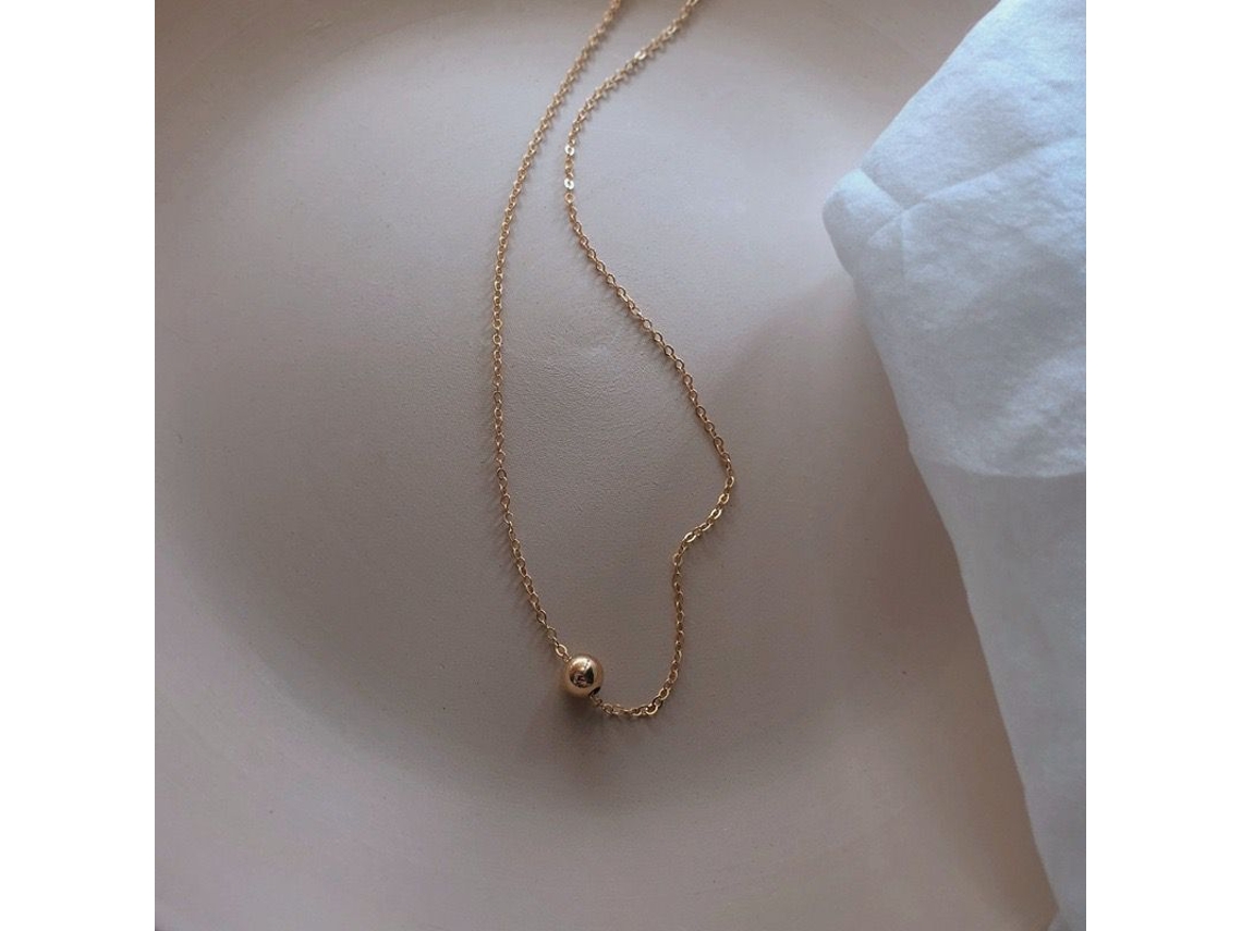 Elegante, Simples e Refrescante, Este Clássico Colar de Mini Feijão Dourado em Prata de Lei 925 É Versátil, um Verdadeiro Clássico. MDUG (dourado)