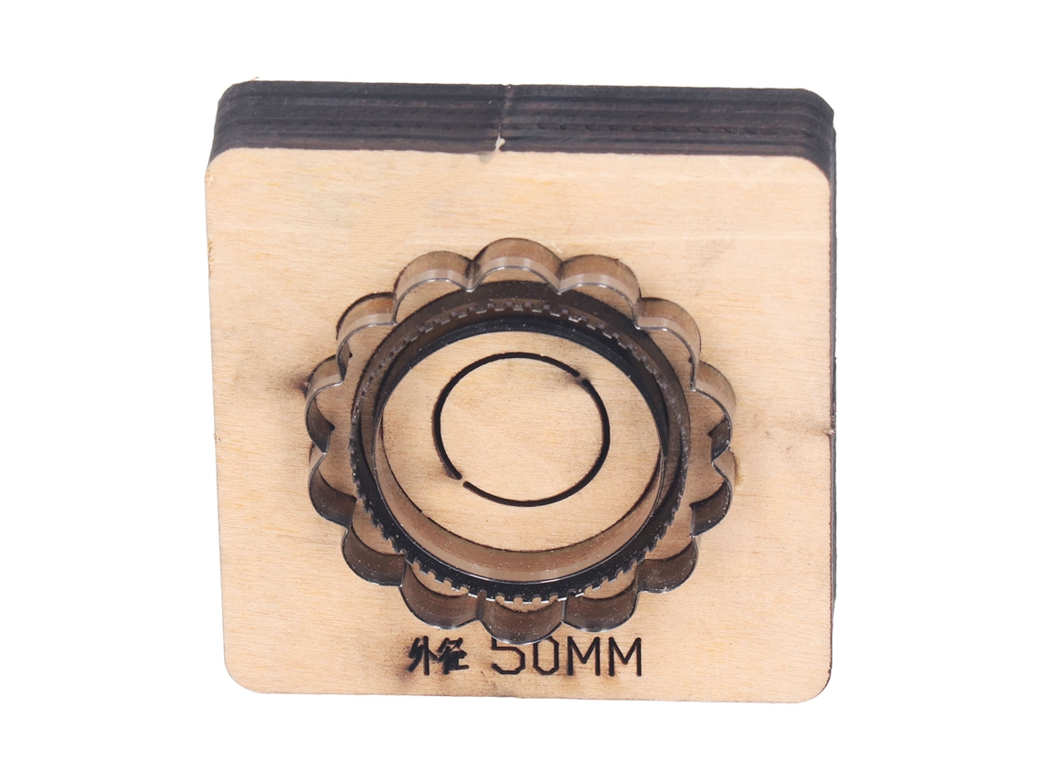 Matriz de Corte YURU, em Couro, Forma Girassol, 50mm diâmetro, 7.5x7.5x2.3cm, Aço Liga, Madeira, Bétula