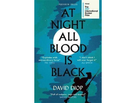 Livro At Night All Blood is Black : WINNER OF THE INTERNATIONAL BOOKER PRIZE 2021 de David Diop (Inglês)