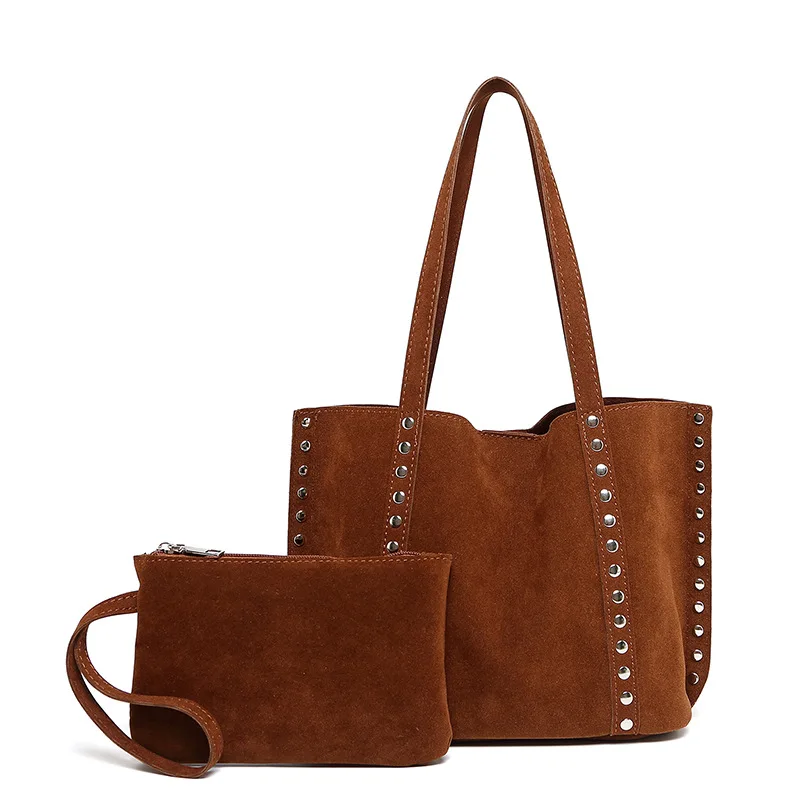 Bolsa Feminina Vintage Em Camurça Sintética (marrom-avermelhada) Com Tachas, Bolsa Feminina Em Couro Fosco.