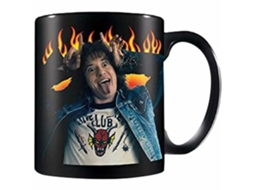 Caneca STRANGER THINGS HELLFIRE CLUB & EDDIE (Cerâmica - 315 ml)