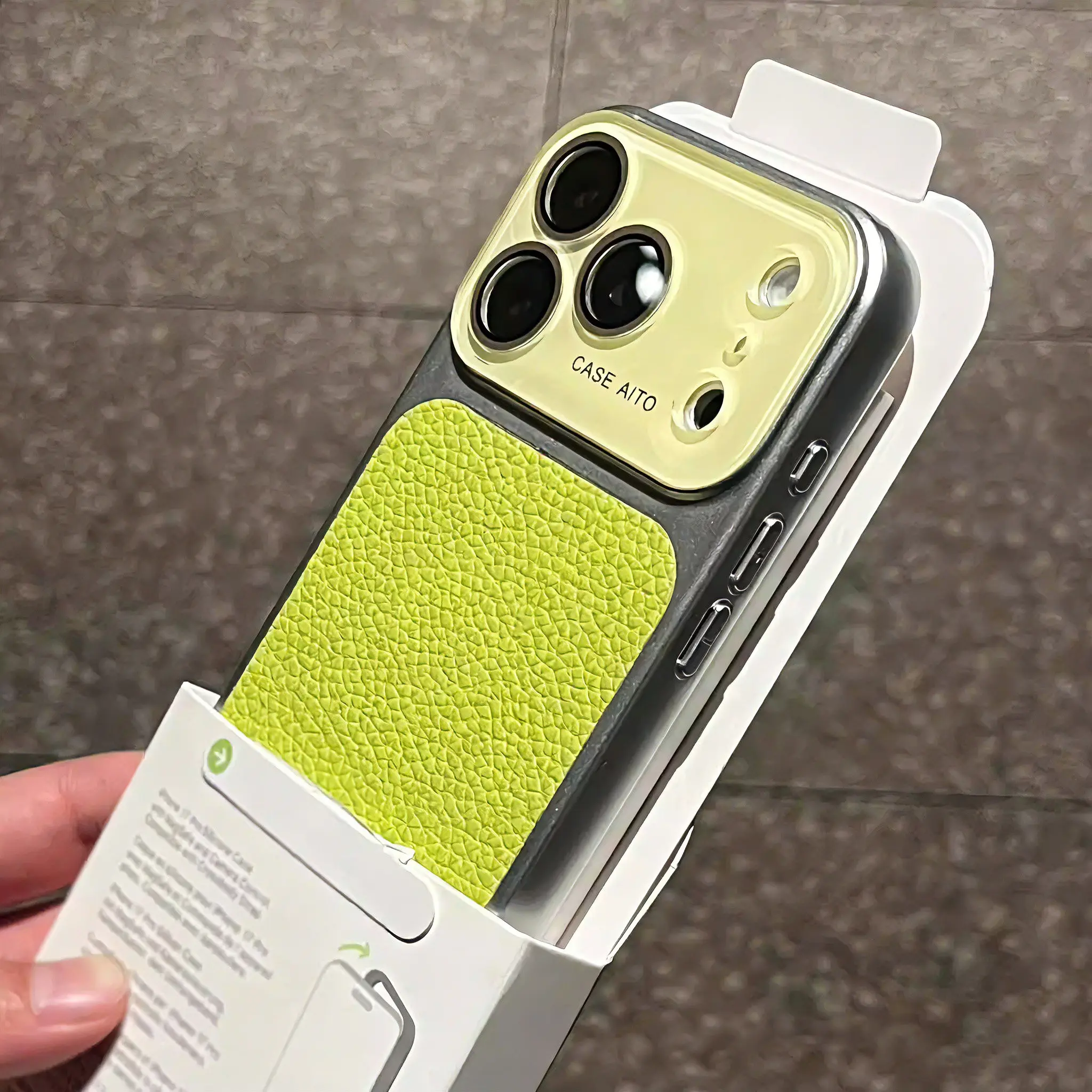 Capa Para Iphone 15 Pro Max (verde) Com Textura De Couro E Protetor De Lente Grande.