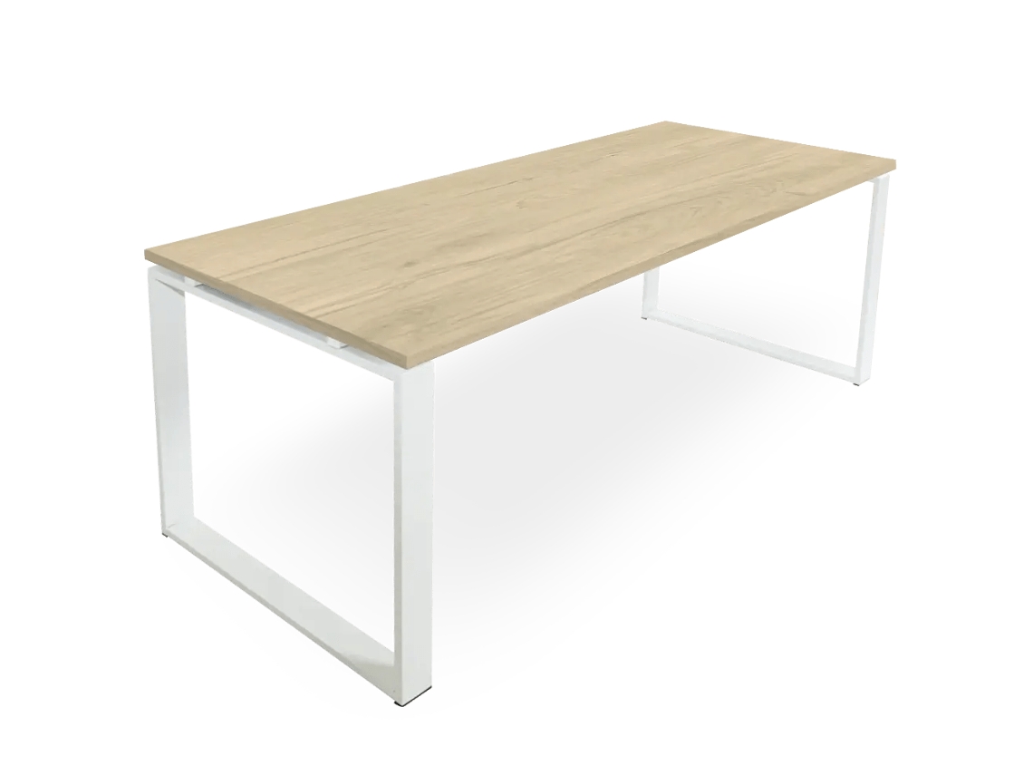Mesa de quadro fechado. 150x60cm. Carvalho. OFILIKE