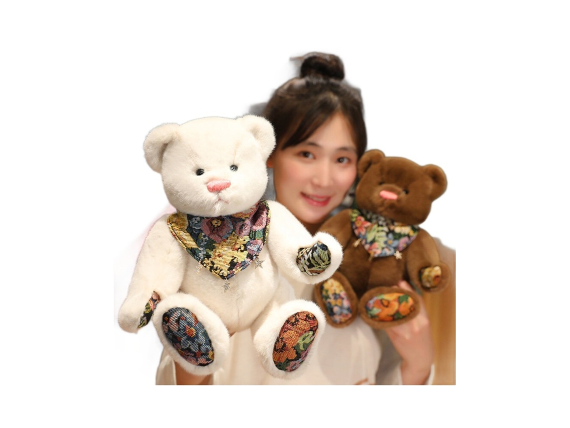 Ursinho Teddy de Pelúcia com Lenço Triangular Estampado Marrom Claro, Estilo Étnico CHABERLU