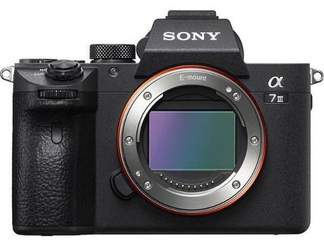 Máquina Fotográfica Mirrorless SONY A7 Mark III (24.2 MP - Sensor: Full-Frame - ISO: 50 a 204800) — 24,2 MP | ISO: 50-204800