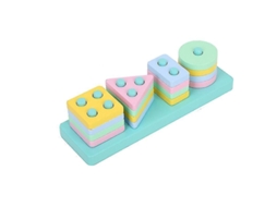 Brinquedo educativo de madeira Fasst para classificar e reconhecer formas e cores.
