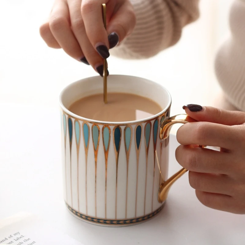 Caneca de Café/escritório Nórdica de Luxo, Pintada À Mão com Detalhes Dourados . MDUG (azul, 450 Ml)