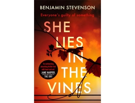 Livro she lies in the vines de benjamin stevenson (inglês)