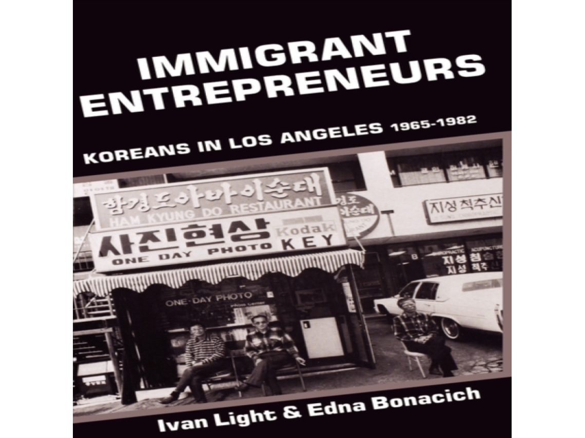 Livro Immigrant Entrepreneurs de Edna Bonacich (Inglês)