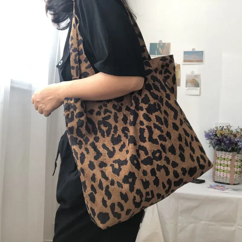 Bolsa Tote AQUAFORGE Marrom e Preta com Estampa de Leopardo Espaçosa, Resistente e Reutilizável para Uso Diário, Compras e Tarefas