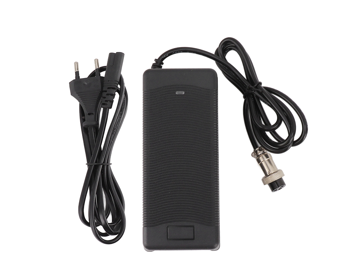 Carregador para Patinete 54.6v 2a com Conector Gx16 | S/MARCA