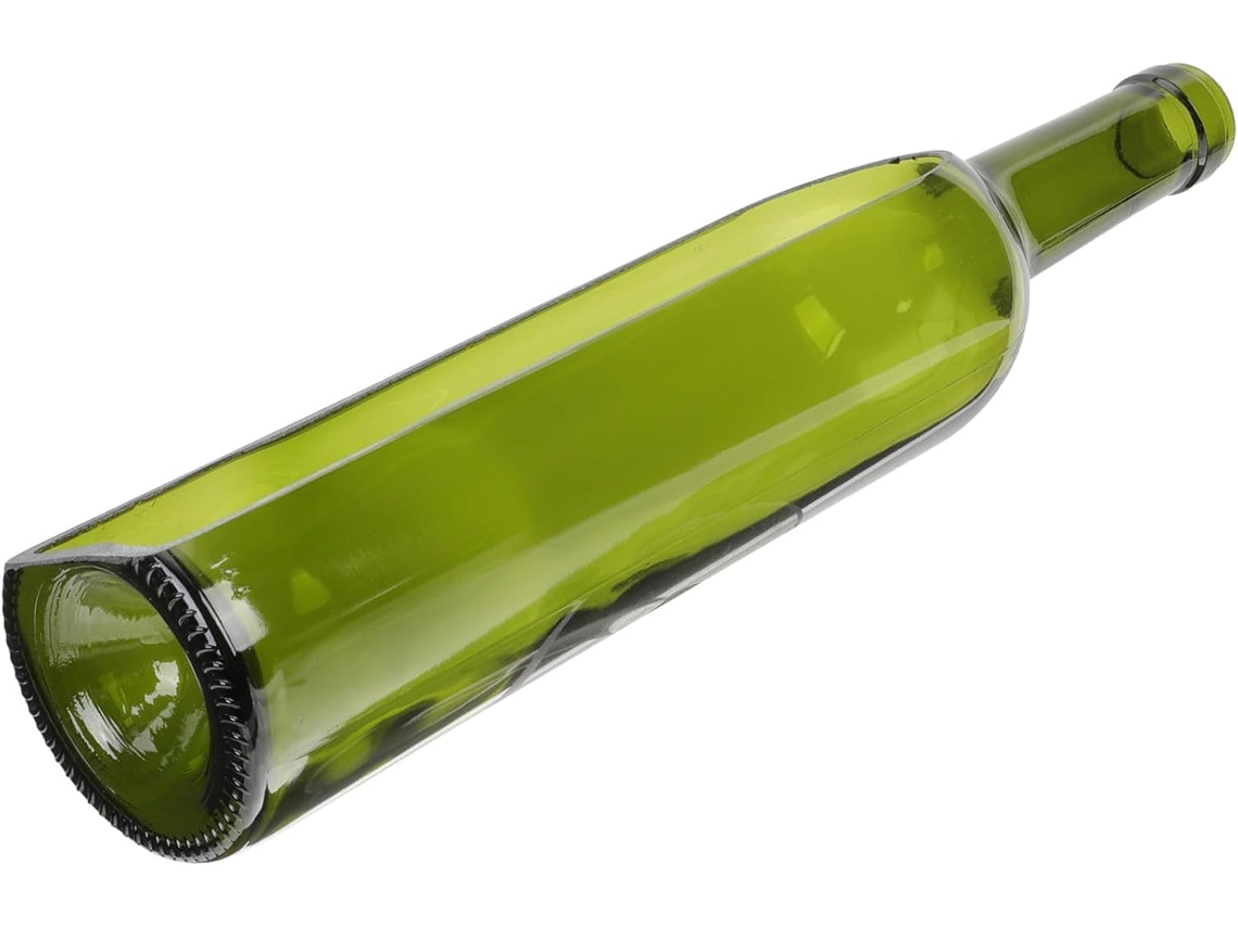 Tigela de vidro transparente para servir na mesa de jantar.
