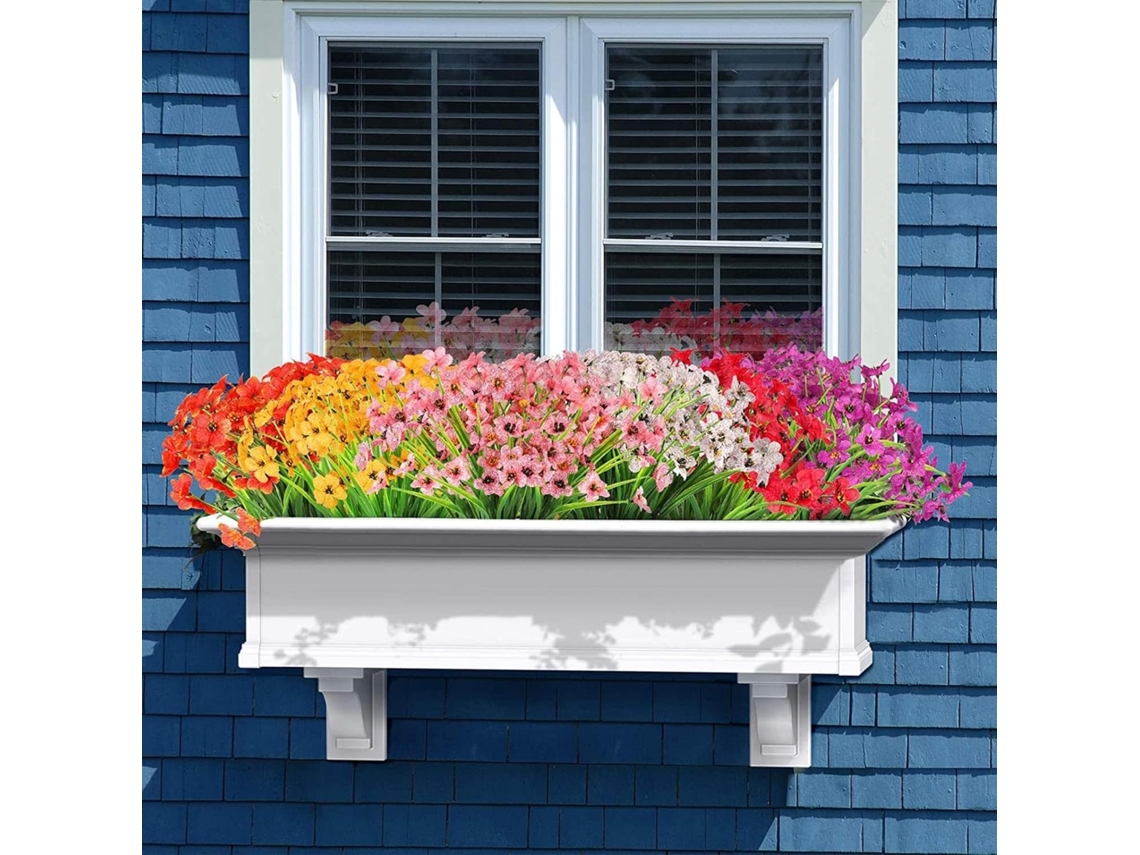 Varanda Externa com Decoração de Violeta de Cinco Pontas e Flores Artificiais na Cor Vermelha. AQUAFORGE (2 Peças)