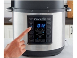 Máquina de Cozinha Multicooker CROCKPOT CSC051X-01 (5 L - 1100 W) — 4 opções para cozedura lenta, Selar/Saltear ou Vapor , 8 opções de cozedura rápida. Painel digital programável, com possibilidade de inicio diferido. Recipiente para cozinhar desmontável e com capacidade de 5L.