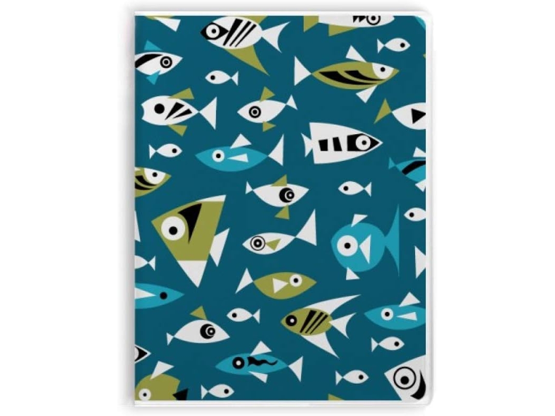 Caderno com capa estampada com peixes em cores vibrantes.