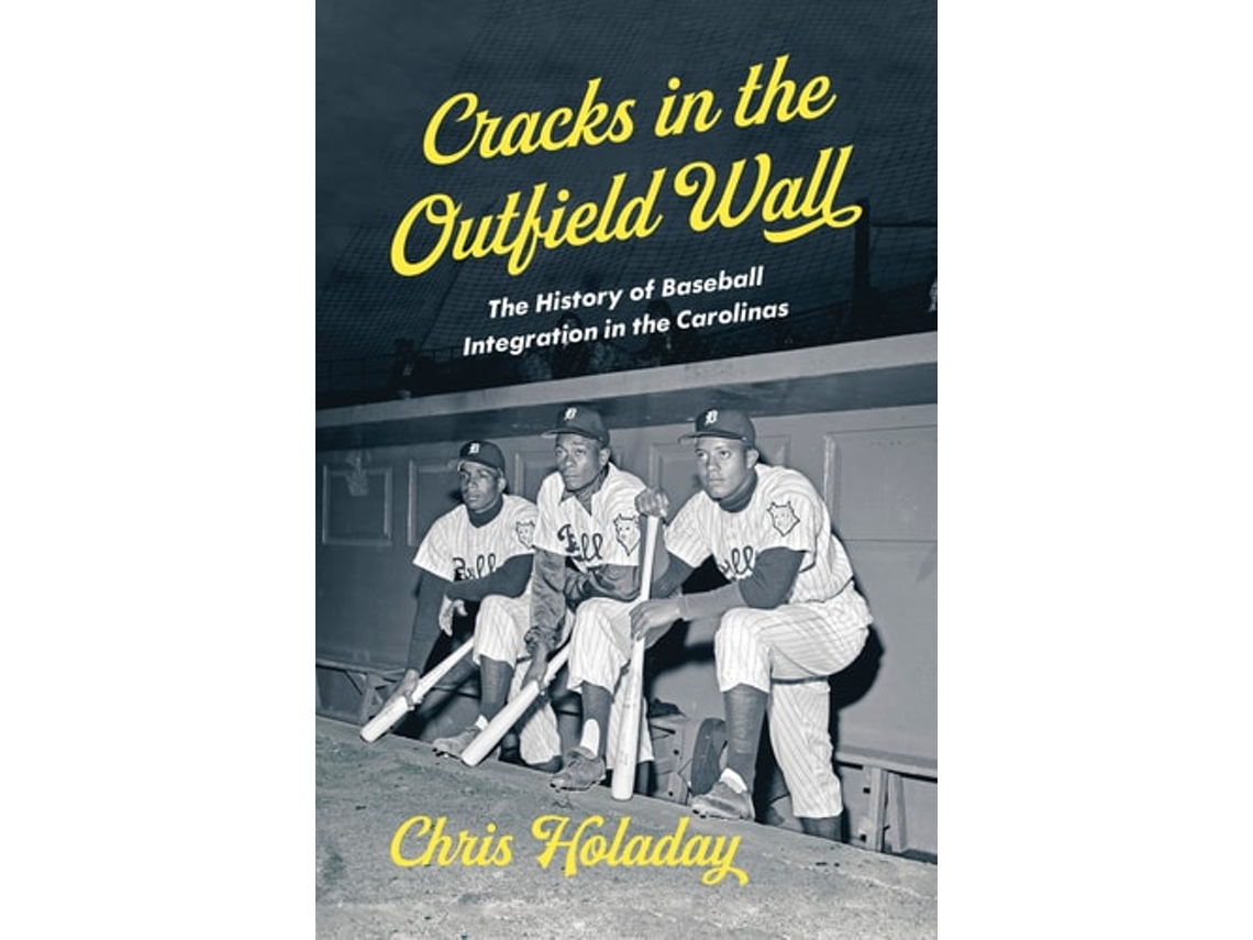 Livro Cracks In The Outfield Wall De Chris Holaday (inglês)