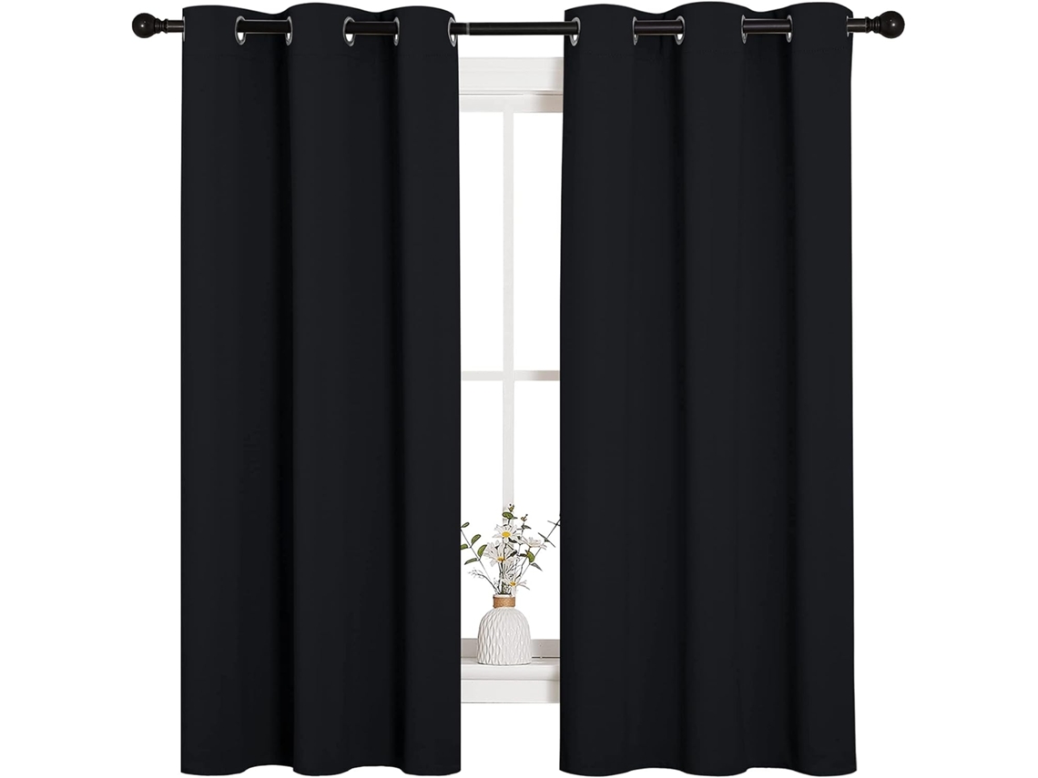 Cortinas Blackout Com Isolamento Térmico E Ilhós Na Cor Preta (2 Painéis, 107 Cm De Largura X 160 Cm De Comprimento, Pretas)