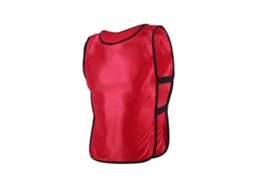 Colete esportivo vermelho infantil para treino de futebol ao ar livre.
