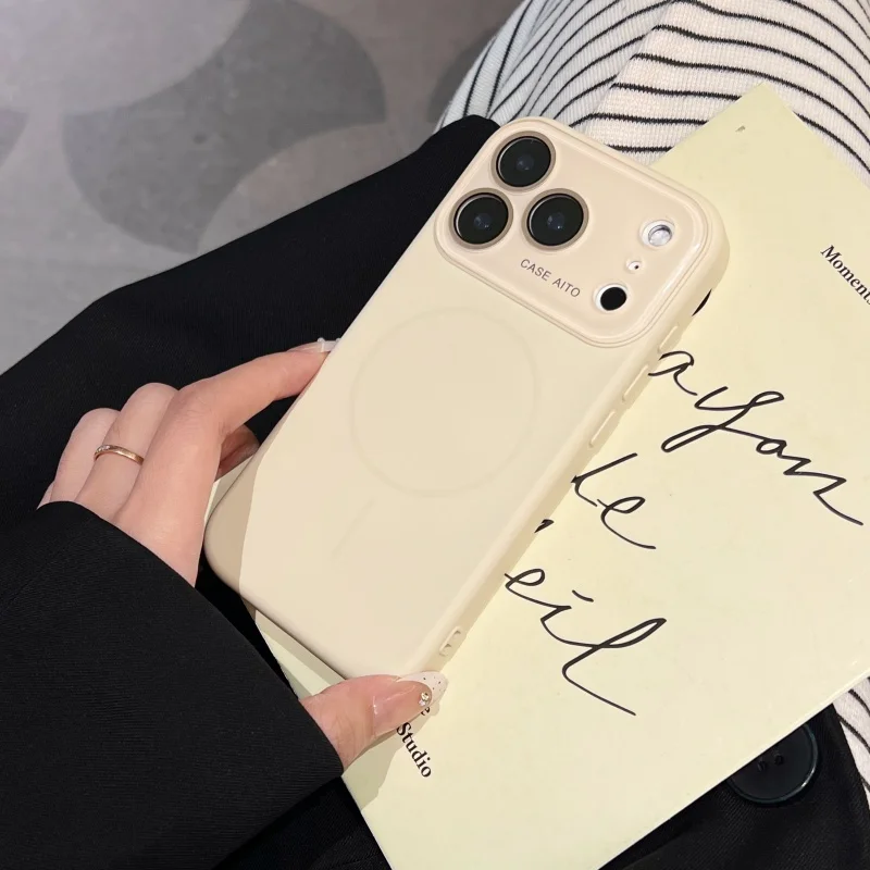 Capa Protetora (branca Para Iphone 13) Com Fixação Magnética Líquida.