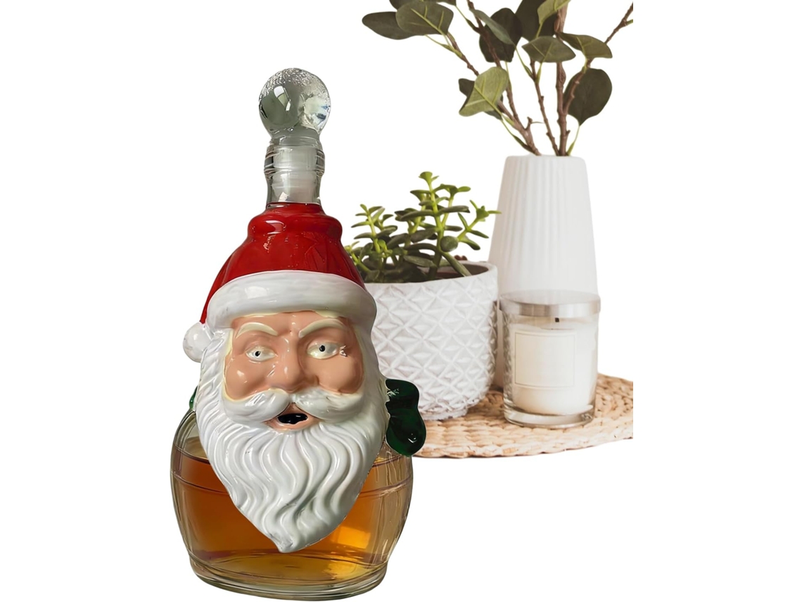 Decoração De Natal Com Decantador De Uísque E Papai Noel